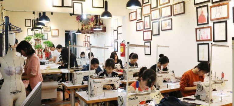 Nhận đào tạo học viên may áo dài